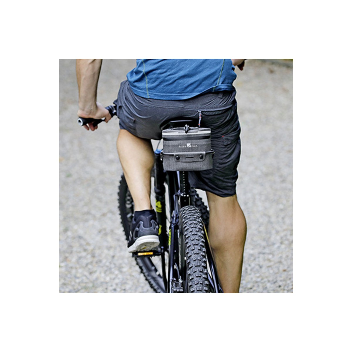 Sacoche CONTOUR Etanche Grise Fixation selle Sacoche CONTOUR Etanche Grise Fixation selle